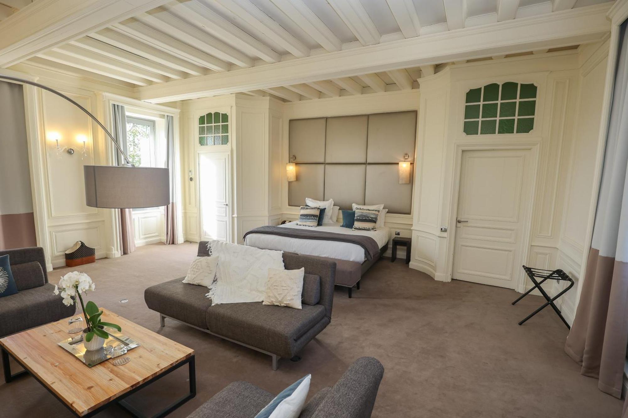 Hotel Chateau De Lacan Бриве-ла-Гаилларде Экстерьер фото